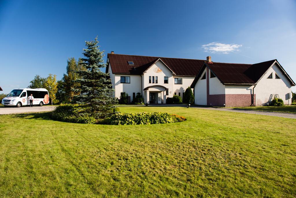 Hotel Sanvilla Sigulda Exteriör bild